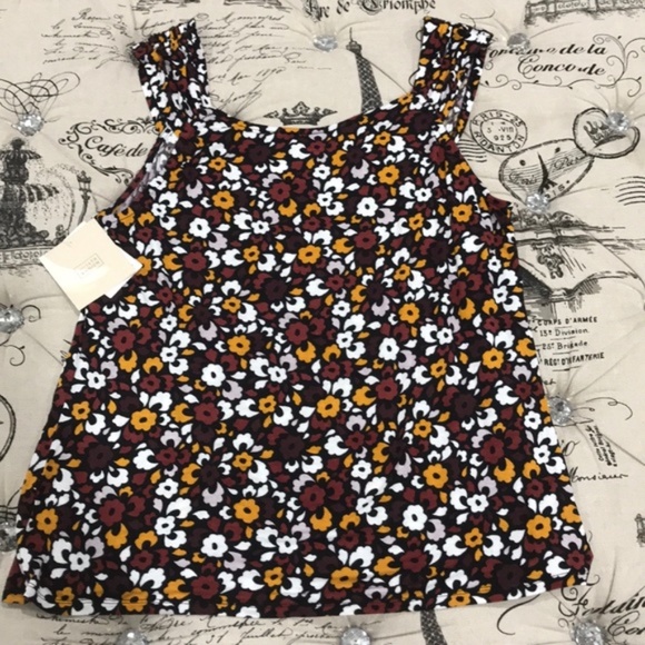 14th & Union Shirred Shoulder Tank Top - Picture 4 of 5